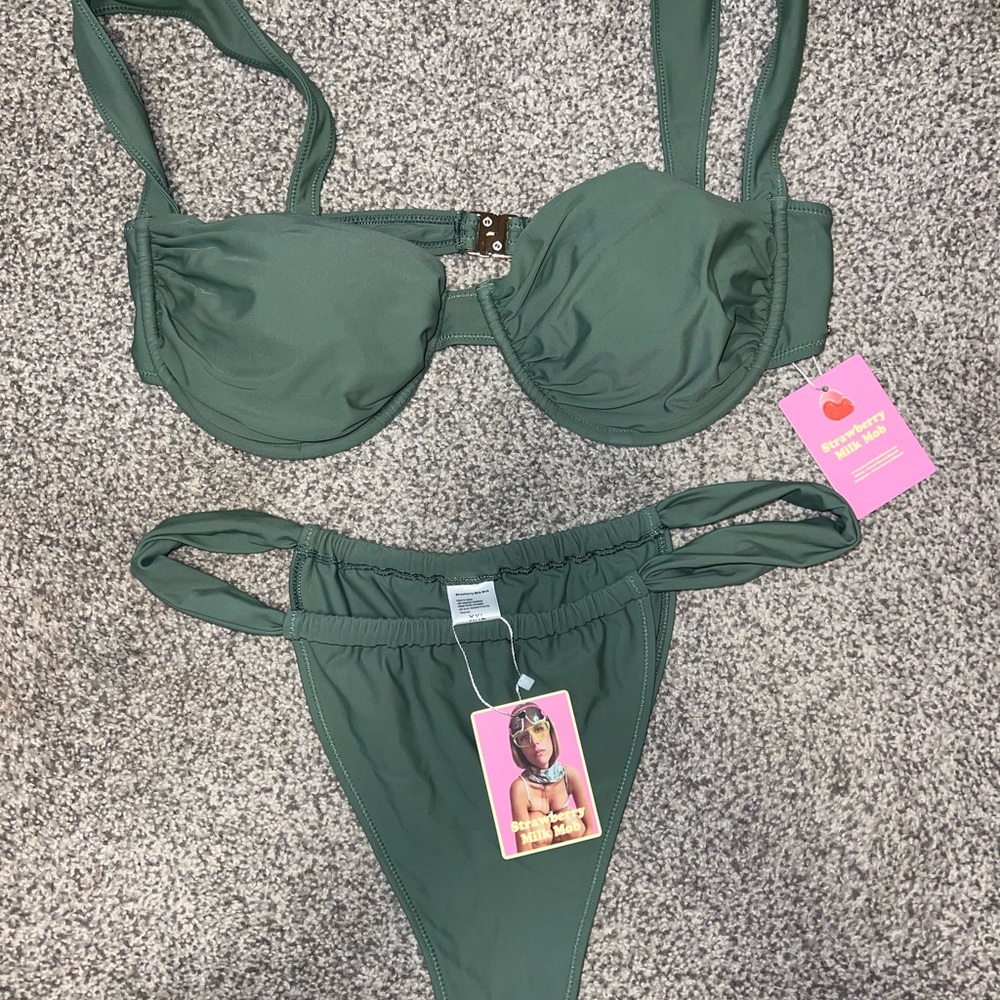 Strawberry Milk Mob Green Underwire Bikini - Picture 2 of 4